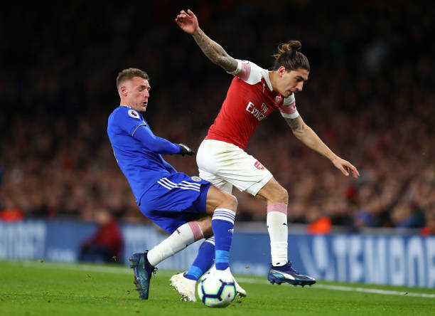 Vardy did hold talks with Arsenal - despite what he claims 3 LONDON, ENGLAND - OCTOBER 22: Jamie Vardy of Leicester City battles for possession with Hector Bellerin of Arsenal during the Premier League match between Arsenal FC and Leicester City at Emirates Stadium on October 22, 2018 in London, United Kingdom. (Photo by Clive Rose/Getty Images)