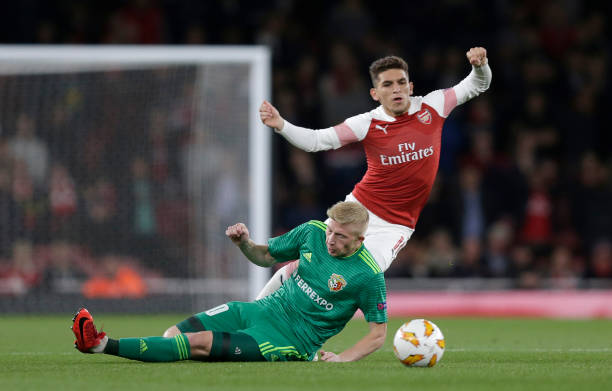 Chelsea, Crystal Palace and Arsenal men most fouled in Premier League 4 LONDON, ENGLAND - SEPTEMBER 20: Lucas Torreira of Arsenal is fouled by Vladyslav Kulach of Vorskla Poltava during the UEFA Europa League Group E match between Arsenal and Vorskla Poltava at Emirates Stadium on September 20, 2018 in London, United Kingdom. (Photo by Henry Browne/Getty Images)