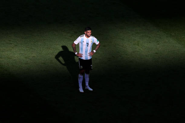 Ever Banega ‘reflecting’ on Arsenal’s offer 2 KAZAN, RUSSIA - JUNE 30: Ever Banega of Argentina looks on during the 2018 FIFA World Cup Russia Round of 16 match between France and Argentina at Kazan Arena on June 30, 2018 in Kazan, Russia. (Photo by Catherine Ivill/Getty Images)