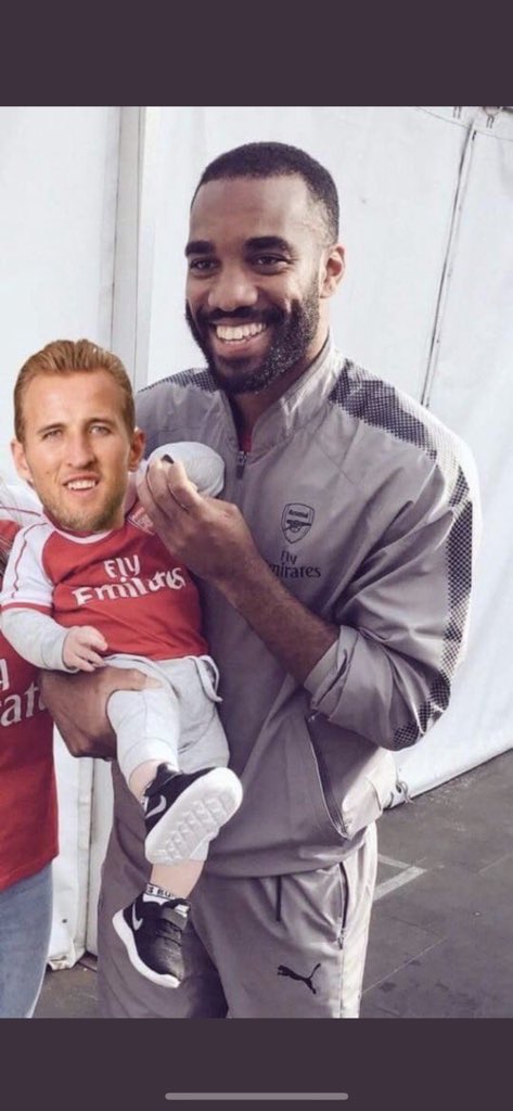 Alexandre Lacazette holding Harry Kane like a baby 2 lacazette baby kane