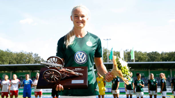 WOLFSBURG, GERMANY - SEPTEMBER 16: Pernille Harder of Wolfsburg before the Allianz Frauen Bundesliga match between VfL Wolfsburg and 1. FFC Frankfu...