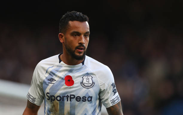 LONDON, ENGLAND - NOVEMBER 11: Theo Walcott of Everton during the Premier League match between Chelsea FC and Everton FC at Stamford Bridge on Nove...