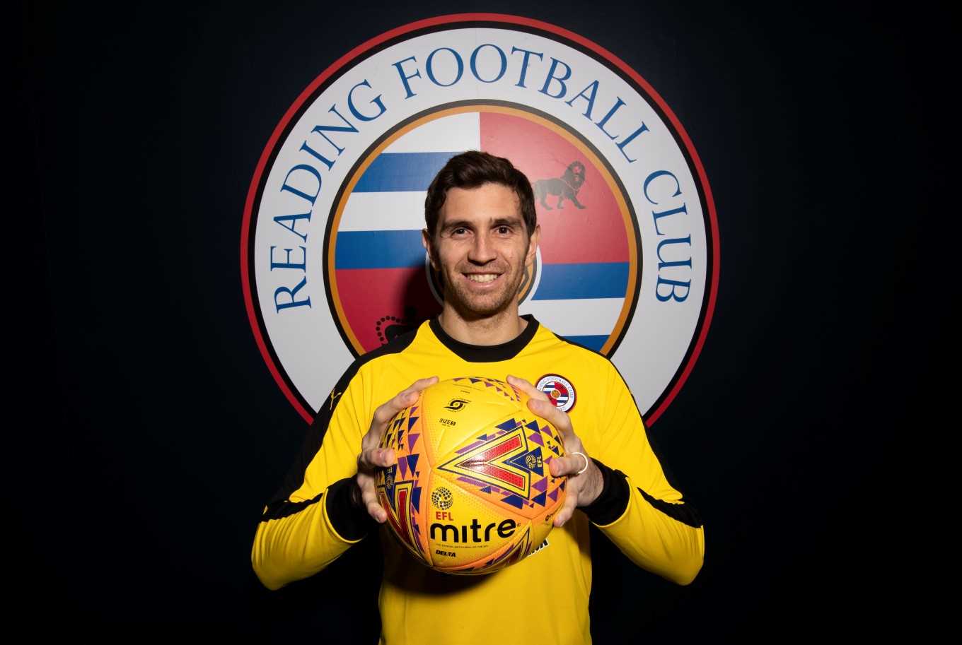 Emi Martinez signs for Reading on loan until the end of the 2018/19 season via ReadingFC.co.uk