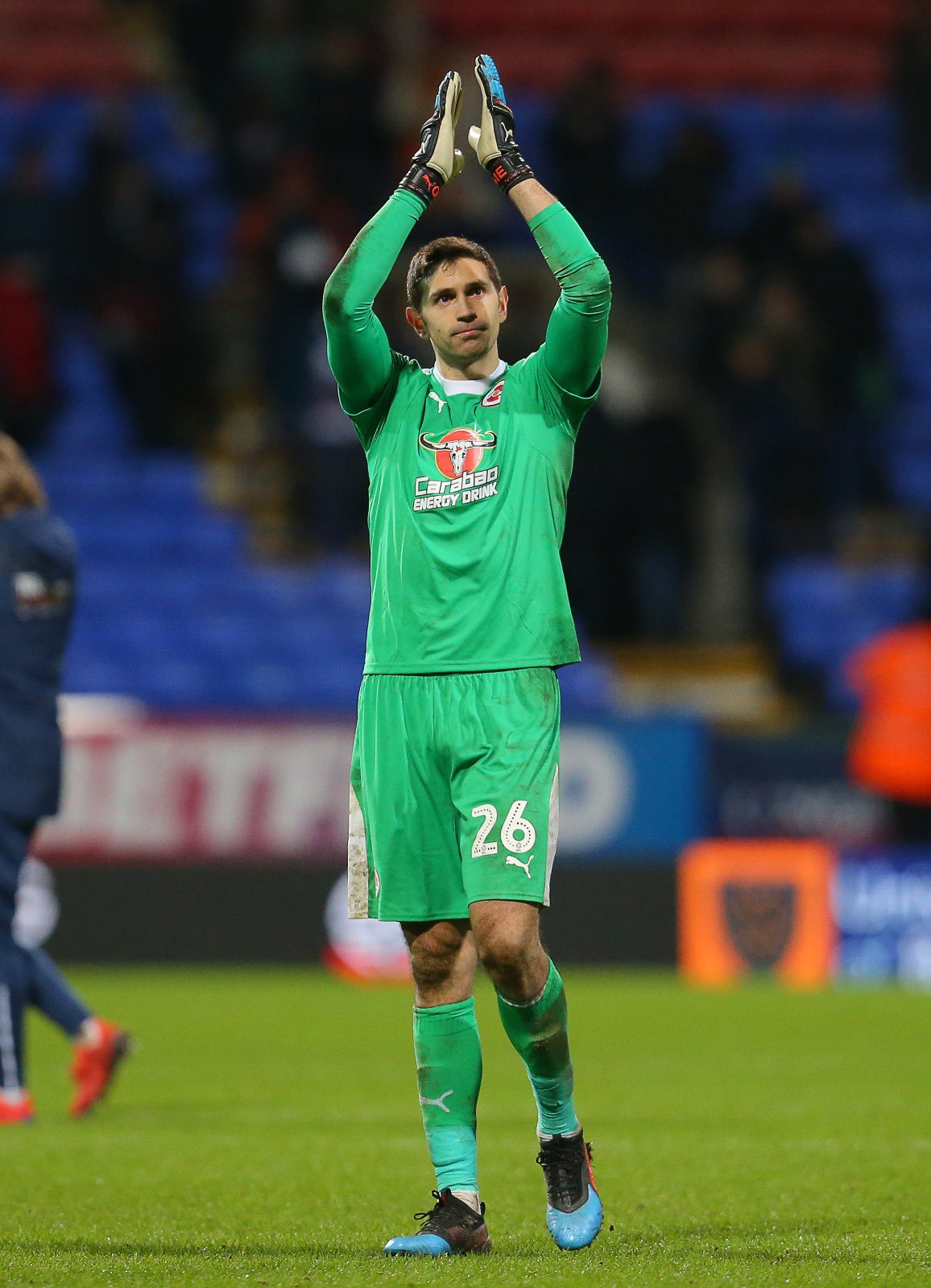 Emi Martinez thanks Reading fans after debut against Bolton Wanderers (Photo via Twitter / EmiMartinezz1)