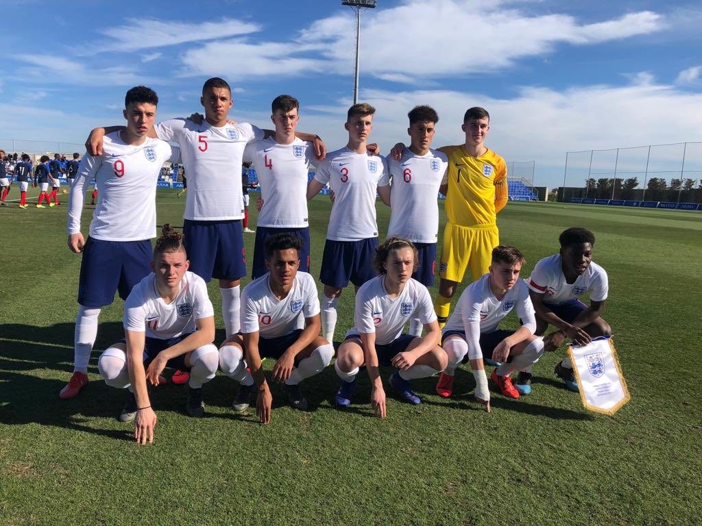 Sam Greenwood nets brace in England comeback win to keep scoring run going 2 England u17s before their match against France (Photo via Twitter / PinatarArena)
