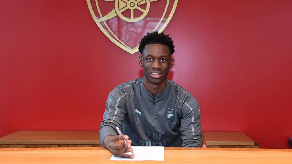 Official: Matthew Smith signs professional contract with Arsenal 4 ST ALBANS, ENGLAND - FEBRUARY 08: Flo Balogun signs a new Arsenal contract at London Colney on February 08, 2019 in St Albans, England. (Photo by Stuart MacFarlane/Arsenal FC via Getty Images)
