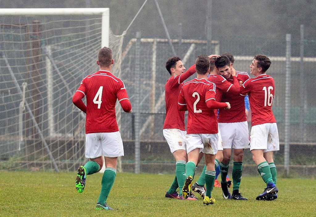 Arsenal interested in 18-year-old RB Salzburg midfielder Dominik Szoboszlai 2 CERVIA, ITALY - DECEMBER 14: Dominik Szoboszlai of Hungary celebrates after scoring a goal during the International Friendly match between Italy U17 and Hungary U17 at Stadio Germano Todoli on December 14, 2016 in Cervia, Italy. (Photo by Roberto Serra/Iguana Press/Getty Images)