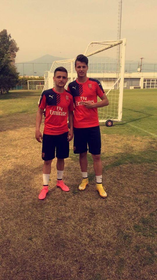 Ricardo Farcas with the Arsenal Elite Academy (Photo via Sport.ro)