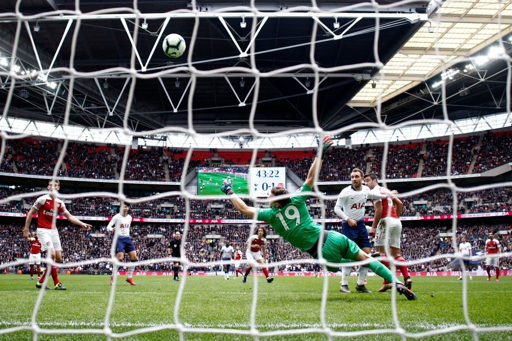 Wojciech Szczesny reacts to Bernd Leno's North London derby double save 2 LONDON, ENGLAND - MARCH 02: Bernd Leno of Arsenal makes a save during the Premier League match between Tottenham Hotspur and Arsenal FC at Wembley Stadium on March 02, 2019 in London, United Kingdom. (Photo by Julian Finney/Getty Images)