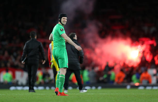 Has Unai Emery answered these 6 questions? 5 LONDON, ENGLAND - MARCH 14: Petr Cech of Arsenal celebrates at full-time of the UEFA Europa League Round of 16 Second Leg match between Arsenal and Stade Rennais at Emirates Stadium on March 14, 2019 in London, England. (Photo by Alex Morton/Getty Images)
