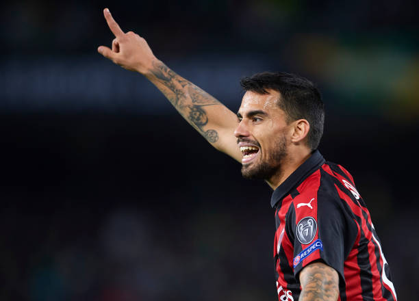 Arsenal send scouts to watch €40m-man wanted by Tottenham 2 SEVILLE, SPAIN - NOVEMBER 08: Suso of AC Milan reacts during the UEFA Europa League Group F match between Real Betis and AC Milan at Estadio Benito Villamarin on November 8, 2018 in Seville, Spain. (Photo by Aitor Alcalde/Getty Images)