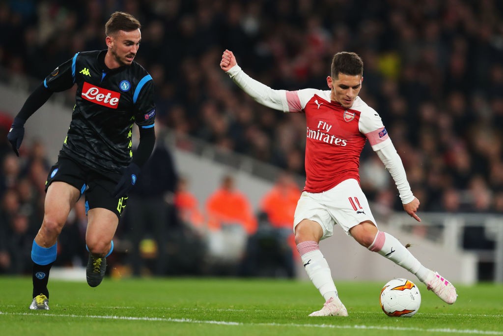 LONDON, ENGLAND - APRIL 11: Lucas Torreira of Arsenal shoots and scores his teams second goal during the UEFA Europa League Quarter Final First Leg...