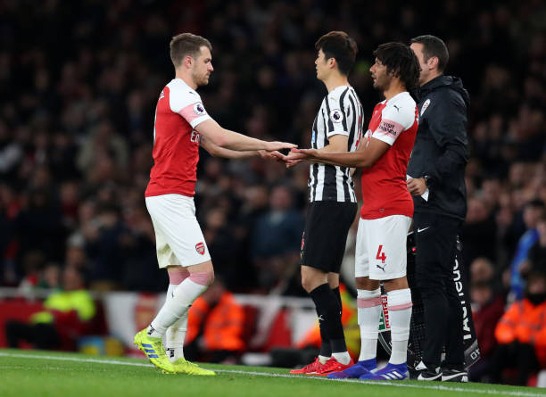 Good news for Arsenal ahead of Everton match 2 LONDON, ENGLAND - APRIL 01: Substitute Mohamed Elneny of Arsenal replaces Aaron Ramsey during the Premier League match between Arsenal FC and Newcastle United at Emirates Stadium on April 01, 2019 in London, United Kingdom. (Photo by Catherine Ivill/Getty Images)