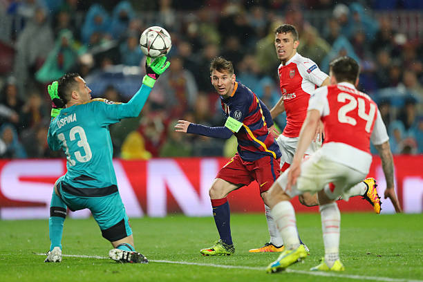 BARCELONA, SPAIN - MARCH 16: Lionel Messi of Barcelona scores his team's third goal during the UEFA Champions League round of 16, second Leg match between FC Barcelona and Arsenal FC at Camp Nou on March 16, 2016 in Barcelona, Spain. (Photo by Richard Heathcote/Getty Images)