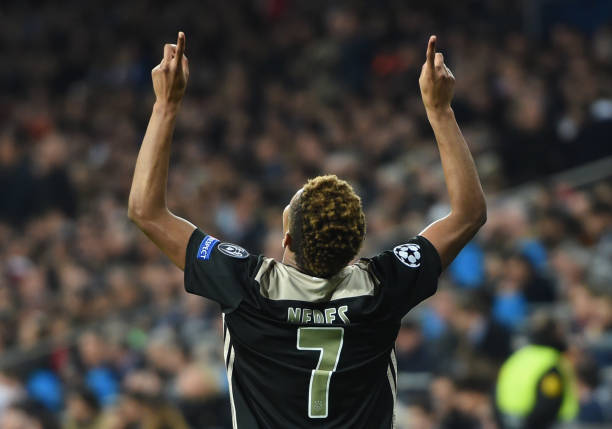 MADRID, SPAIN - MARCH 05: David Neres of Ajax celerbates as he scores his team's second goal during the UEFA Champions League Round of 16 Second Le...