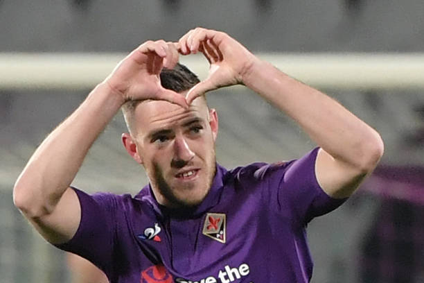 Fiorentina's French midfielder Jordan Veretout celebrates after scoring a penalty kick during the Italian Serie A football match Fiorentina vs Inte...