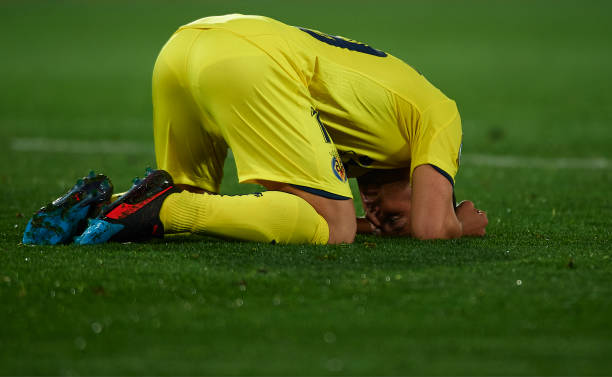 Santi Cazorla devastated after missing penalty leaving Villarreal facing relegation 2 VILLAREAL, SPAIN - APRIL 02: Santi Cazorla of Villarreal reacts during the La Liga match between Villarreal CF and FC Barcelona at Estadio de la Ceramica on April 02, 2019 in Villareal, Spain. (Photo by Manuel Queimadelos Alonso/Getty Images)