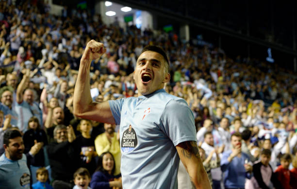 Celta Vigo's Uruguayan forward Maxi Gomez celebrates his goal during the Spanish league football match between RC Celta de Vigo and FC Barcelona at...