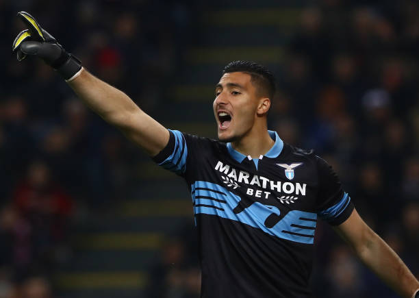 'Often criticised in Rome': Arsenal more interested than Tottenham in Thomas Strakosha 3 MILAN, ITALY - APRIL 13: Thomas Strakosha of SS Lazio directs his defense during the Serie A match between AC Milan and SS Lazio at Stadio Giuseppe Meazza on April 13, 2019 in Milan, Italy. (Photo by Marco Luzzani/Getty Images)