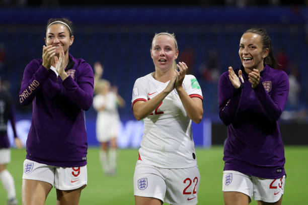 LE HAVRE, FRANCE - JUNE 27: (L-R) Jodie Taylor, Beth Mead and Lucy Staniforth of England celebrate victory following the 2019 FIFA Women's World Cu...