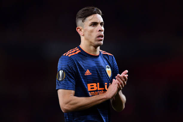 LONDON, ENGLAND - MAY 02: Gabriel Paulista of Valencia reacts after the UEFA Europa League Semi Final First Leg match between Arsenal and Valencia ...