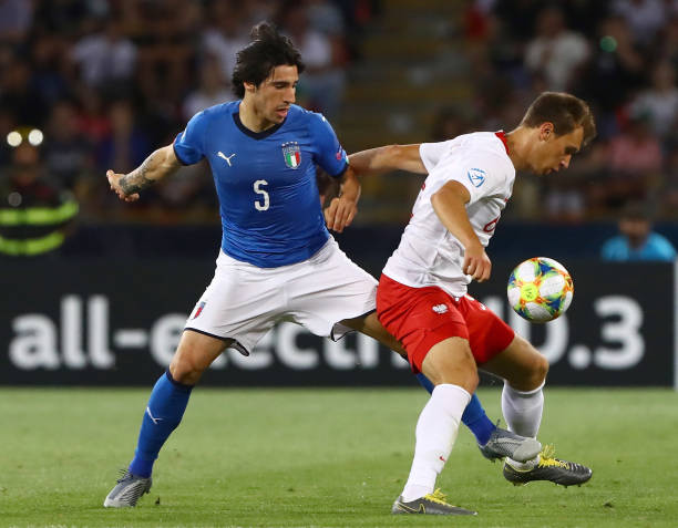 krystian bielik poland v italy