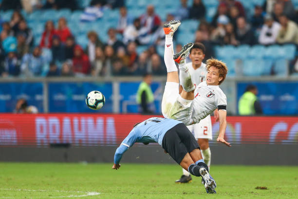 Lucas Torreira sets up Luis Suarez with lovely backheel flick 2 lucas torreira v japan