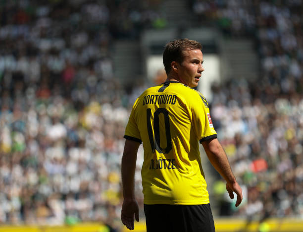 Mario Götze considering Arsenal offer 2 MOENCHENGLADBACH, GERMANY - MAY 18: Mario Goetze of Borussia Dortmund looks on during the Bundesliga match between Borussia Moenchengladbach and Borussia Dortmund at Borussia-Park on May 18, 2019 in Moenchengladbach, Germany. (Photo by Maja Hitij/Bongarts/Getty Images)