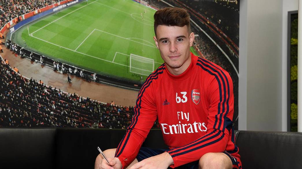 James Hillson signs for Arsenal. Arsenal Training Ground. London Colney, Herts, 2/7/19. Credit : Arsenal Football Club / David Price.