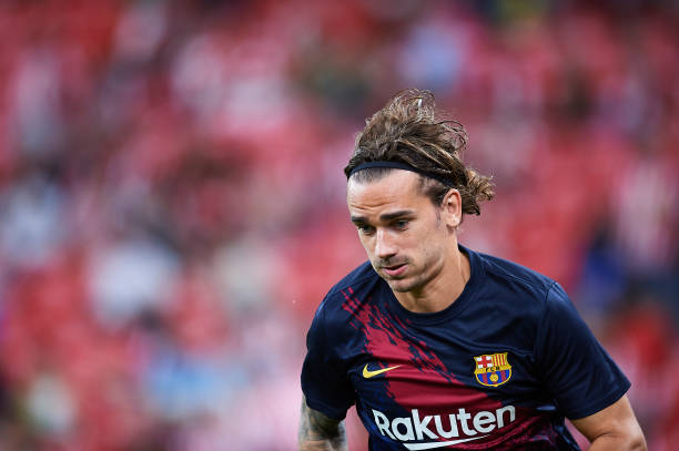 BILBAO, SPAIN - AUGUST 16: Antoine Griezmann of FC Barcelona looks on as he warms up during the Liga match between Athletic Club and FC Barcelona at San Mames Stadium on August 16, 2019 in Bilbao, Spain. (Photo by Juan Manuel Serrano Arce/Getty Images)