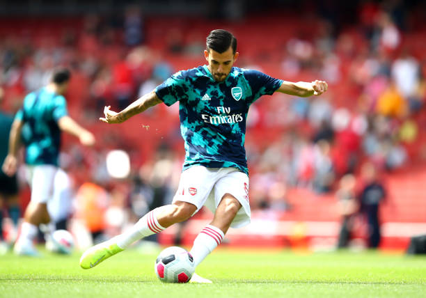 LONDON, ENGLAND - AUGUST 17: Dani Ceballos of Arsenal warms up during the Premier League match between Arsenal FC and Burnley FC at Emirates Stadiu...