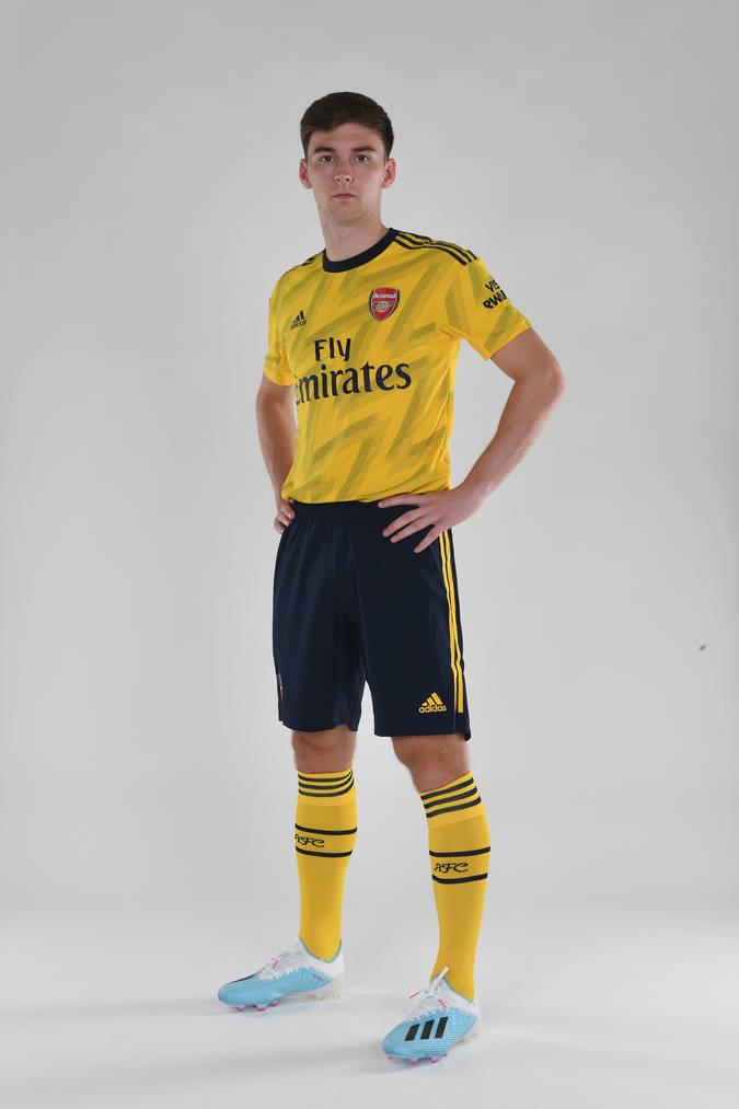 Kieran Tierney signs for Arsenal 2 kieran tierey 3