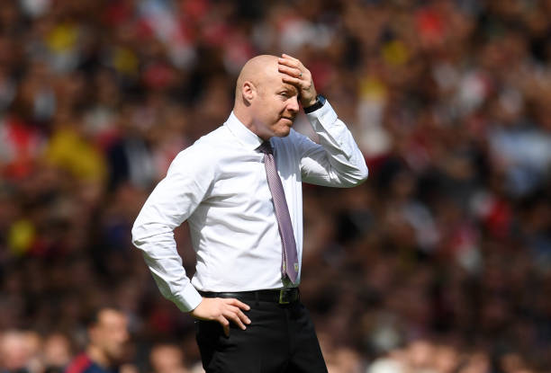 Alexandre Lacazette laughs at Sean Dyche's comments about diving on Instagram 2 LONDON, ENGLAND - AUGUST 17: Sean Dyche, Manager of Burnley during the Premier League match between Arsenal FC and Burnley FC at Emirates Stadium on August 17, 2019 in London, United Kingdom. (Photo by Michael Regan/Getty Images)