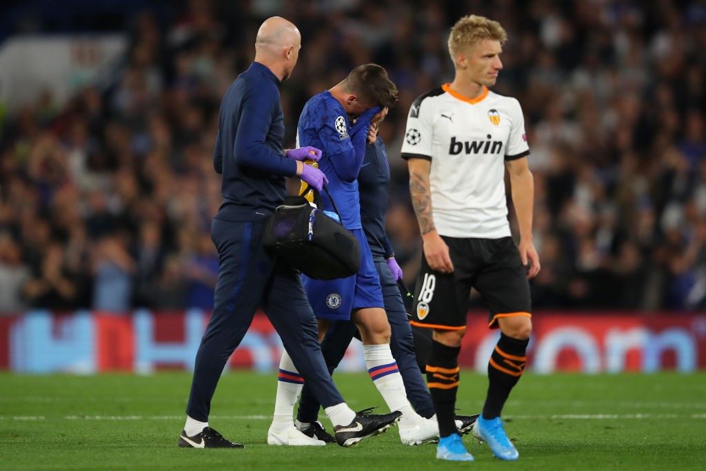 Chelsea wait on Mason Mount injury tests after challenge from Francis Coquelin 2 LONDON, ENGLAND - SEPTEMBER 17: An injured Mason Mount of Chelsea leaves the pitch during the UEFA Champions League group H match between Chelsea FC and Valencia CF at Stamford Bridge on September 17, 2019, in London, United Kingdom. (Photo by Richard Heathcote / Getty Images)