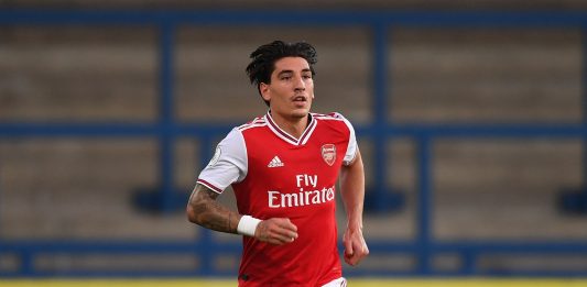 Hector Bellerin in the u23 game against Wolverhampton Wanderers (Photo via Twitter / ArsenalAcademy)