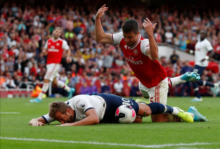 Kane diving for a penalty against Arsenal (Credit: AP:Associated Press)