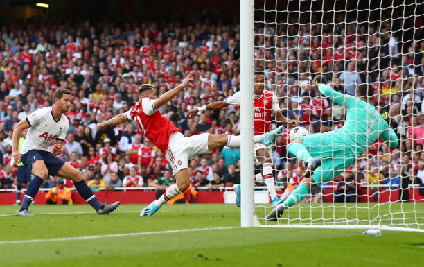 Who shone and who stunk for Arsenal against Tottenham? 3 LONDON, ENGLAND - SEPTEMBER 01: Sead Kolasinac of Arsenal stretches for the ball during the Premier League match between Arsenal FC and Tottenham Hotspur at Emirates Stadium on September 01, 2019 in London, United Kingdom. (Photo by Julian Finney/Getty Images)