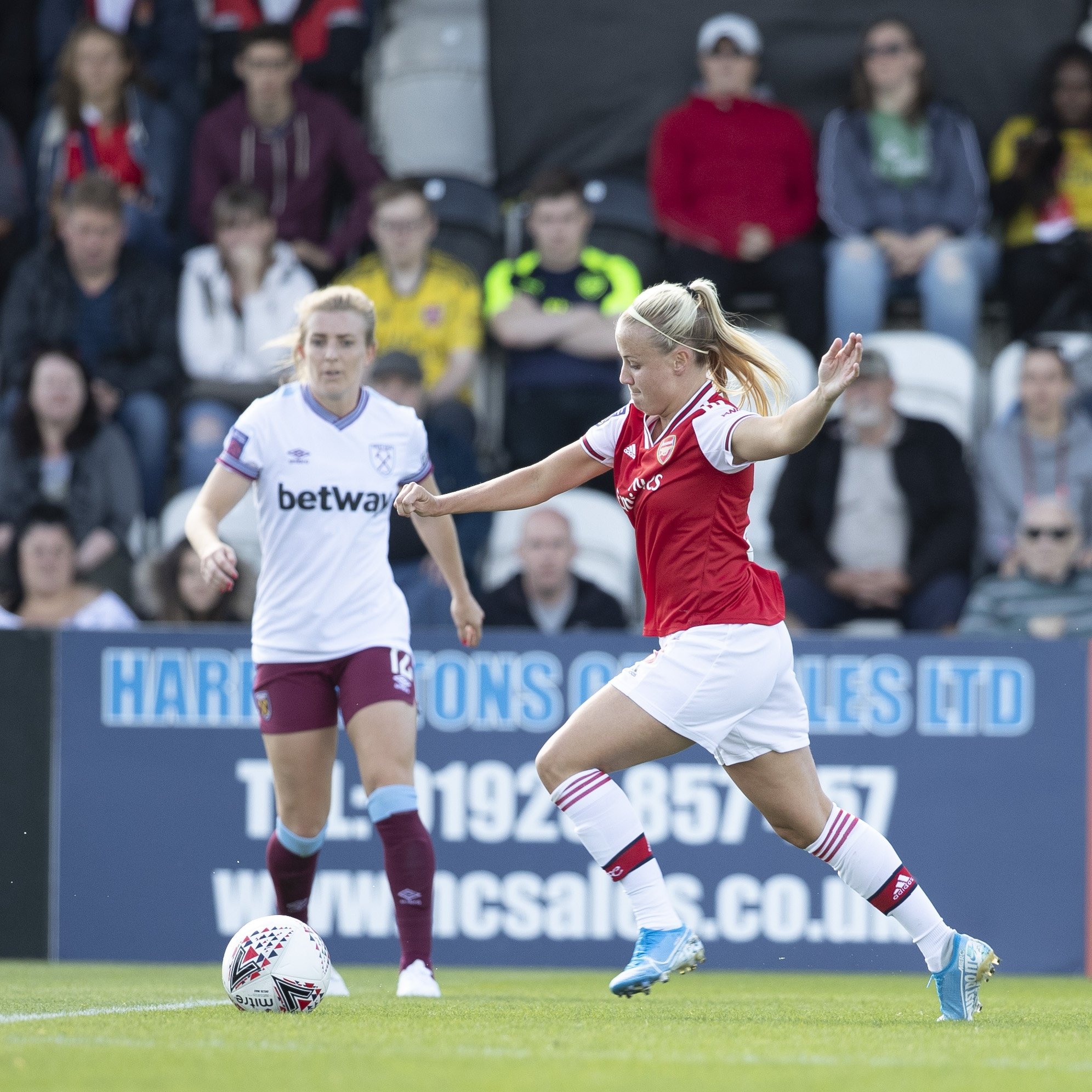 beth mead v west ham