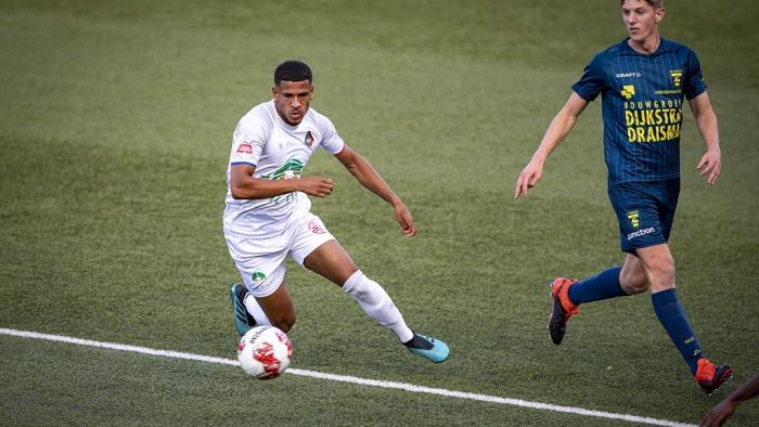 Marcus McGuane featuring for Telstar (Photo by Michel van Bergen)
