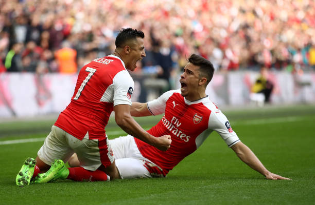 Former Arsenal man agrees Besiktas deal despite desire to return to former club 3 LONDON, ENGLAND - APRIL 23: Alexis Sanchez (L) of Arsenal celebrates scoring his side's second goal with his team mate Gabriel (R) during the Emirates FA Cup Semi-Final match between Arsenal and Manchester City at Wembley Stadium on April 23, 2017 in London, England. (Photo by Julian Finney/Getty Images,)