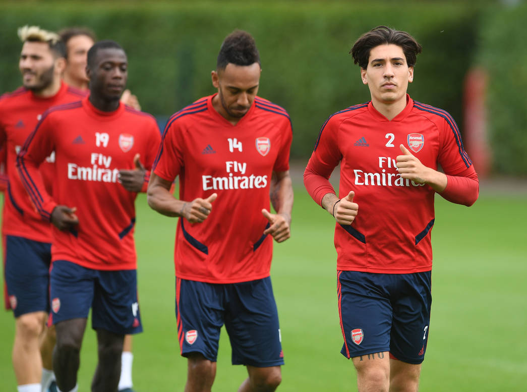 hector bellerin in training