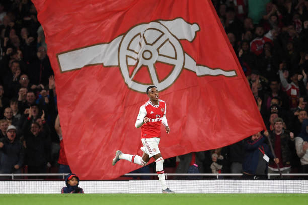 LONDON, ENGLAND - SEPTEMBER 24: Joe Willock of Arsenal celebrates scoring a goal game during the Carabao Cup Third Round match between Arsenal FC a...