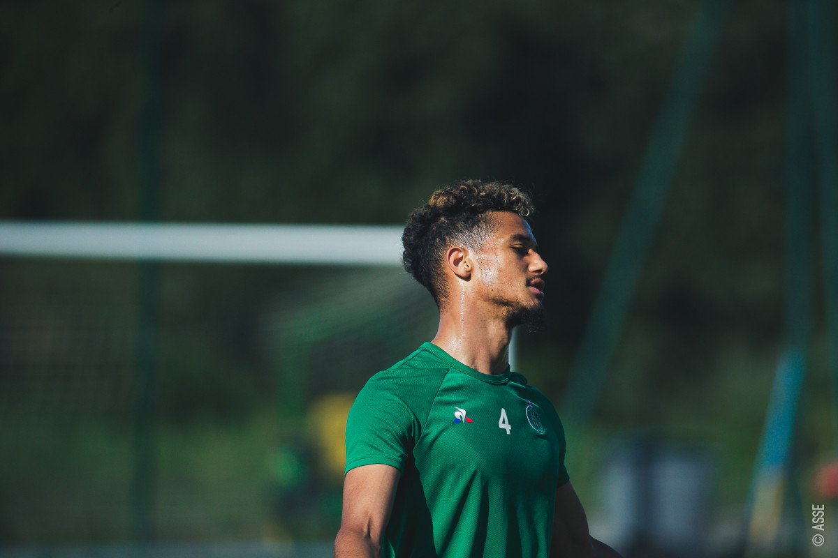 William Saliba back in training via ASSE