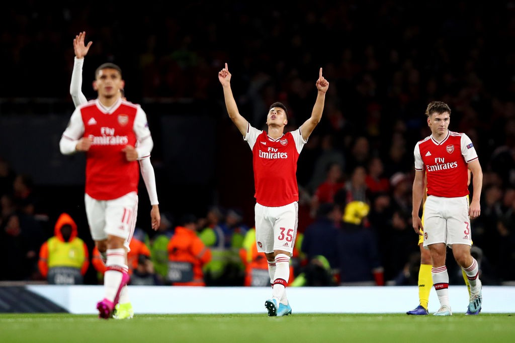 LONDON, ENGLAND - OCTOBER 03: Gabriel Martinelli of Arsenal celebrates after scoring his team's second goal during the UEFA Europa League group F m...