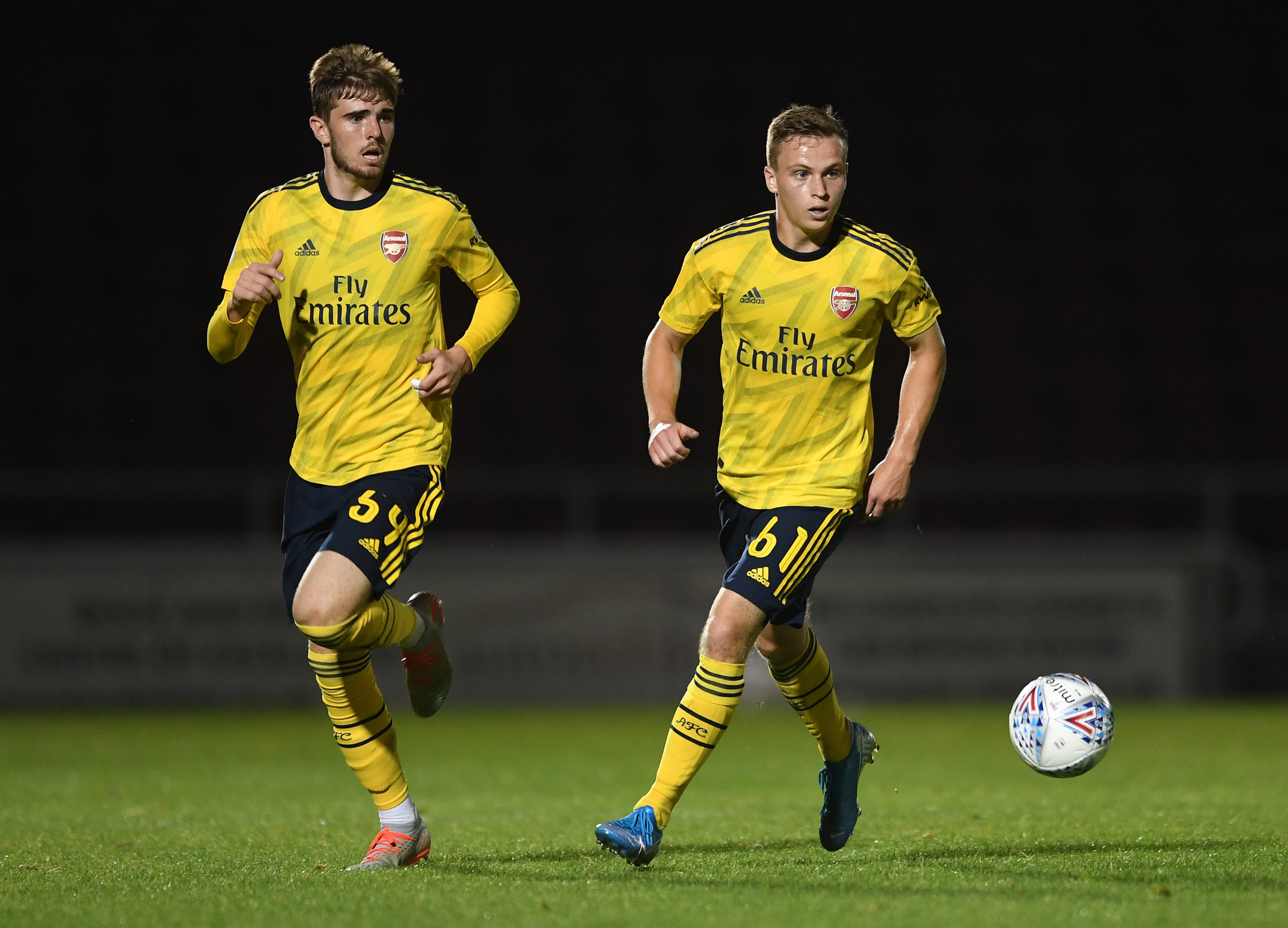 Zak Swanson and Nathan Tormey with the Arsenal u21s against Peterborough United (Photo via Twitter / ArsenalAcademy)