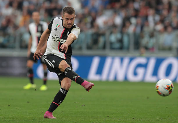 Italian media start to question Juventus buying Aaron Ramsey 2 TURIN, ITALY - SEPTEMBER 21: Aaron Ramsey of Juventus scores the equalizer during the Serie A match between Juventus and Hellas Verona at Allianz Stadium on September 21, 2019 in Turin, Italy. (Photo by Emilio Andreoli/Getty Images)
