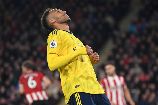 Özil in, Aubameyang out and more: Early Liverpool vs Arsenal team news 2 SHEFFIELD, ENGLAND - OCTOBER 21: Pierre-Emerick Aubameyang of Arsenal reacts during the Premier League match between Sheffield United and Arsenal FC at Bramall Lane on October 21, 2019 in Sheffield, United Kingdom. (Photo by Michael Regan/Getty Images)