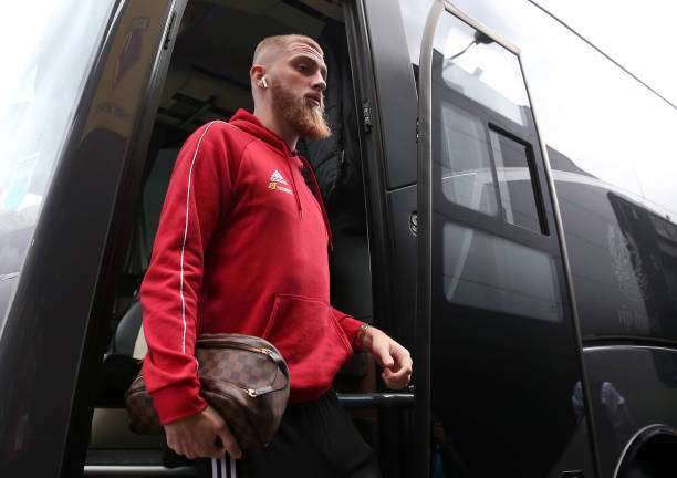 WATFORD, ENGLAND - OCTOBER 05: Oliver McBurnie of Sheffield United arrives at the stadium prior to the Premier League match between Watford FC and Sheffield United at Vicarage Road on October 05, 2019 in Watford, United Kingdom. (Photo by Marc Atkins/Getty Images)