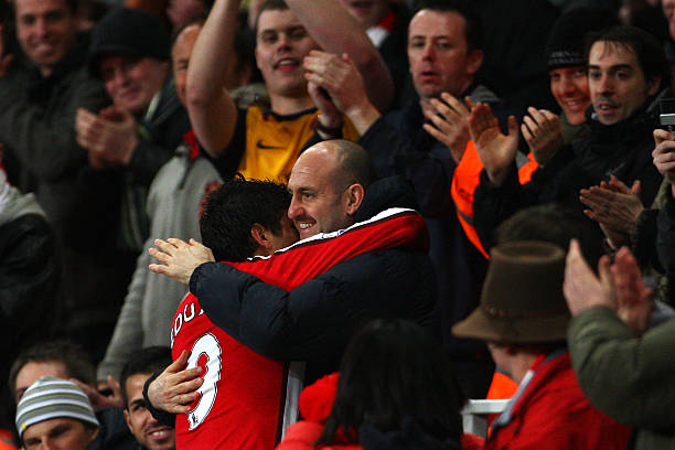 LONDON - FEBRUARY 16: Eduardo of Arsenal celebrates scoring the third goal of the game from the penalty spot with Arsenal Fitness coach Tony Colbert during the FA Cup 4th Round Replay between Arsenal and Cardiff City at the Emirates Stadium on February 16, 2009 in London, England. (Photo by Phil Cole/Getty Images)