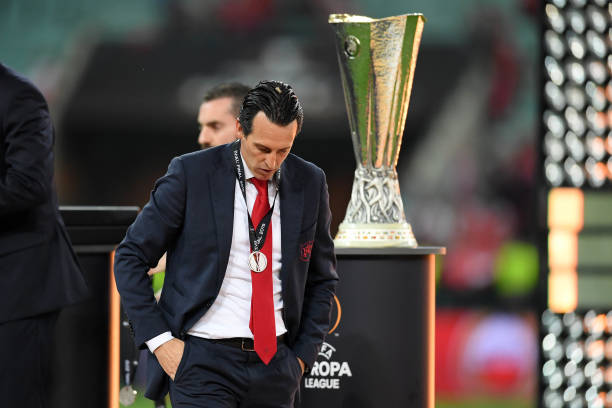 Unai Emery Arsenal revisionism needs to stop 4 BAKU, AZERBAIJAN - MAY 29: Unai Emery, Manager of Arsenal looks dejected as he walks past the Europa League Trophy after collecting his runners up medal following his team's defeat in the UEFA Europa League Final between Chelsea and Arsenal at Baku Olimpiya Stadionu on May 29, 2019 in Baku, Azerbaijan. (Photo by Michael Regan/Getty Images)